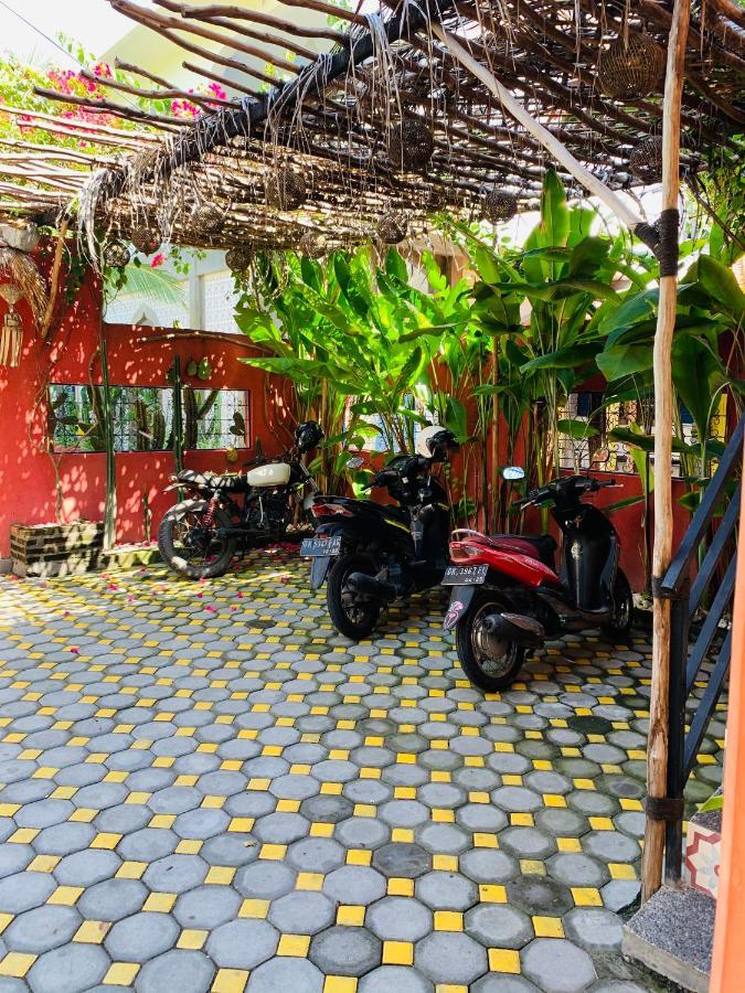 Sunflower Stay And Surf Canggu  Exterior photo