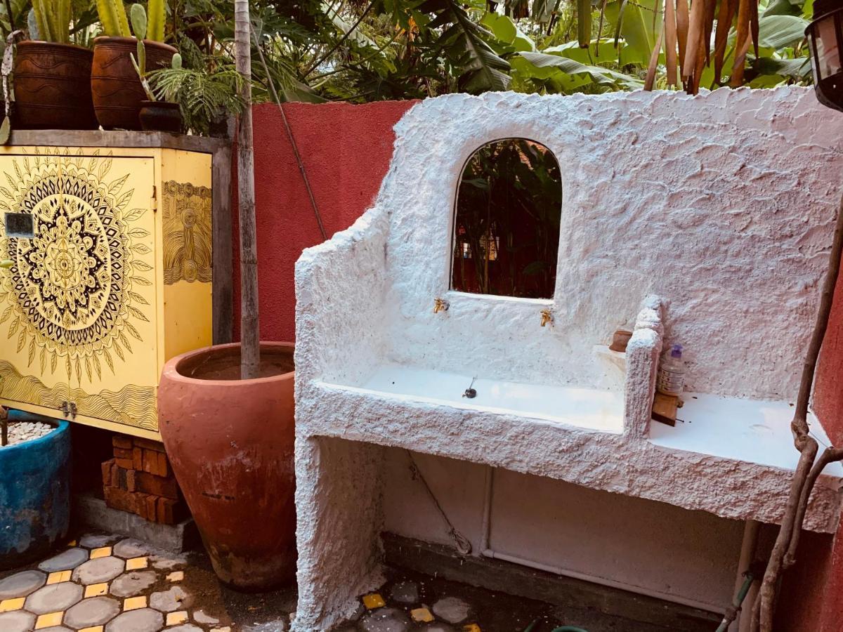 Sunflower Stay And Surf Canggu  Exterior photo